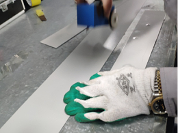 彩涂板是由基板和油漆组成的